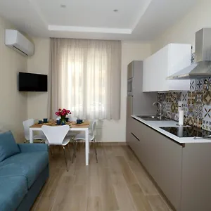 Salotto Vomero 7 Napoli